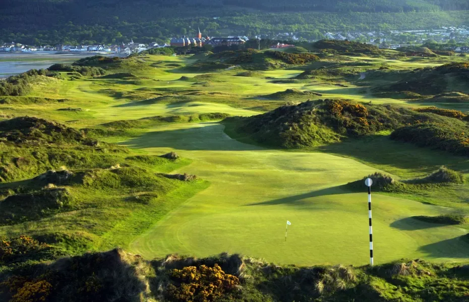 10 Most Difficult Golf Courses in the World